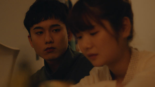 映画「ほどけそうな、息」シーン